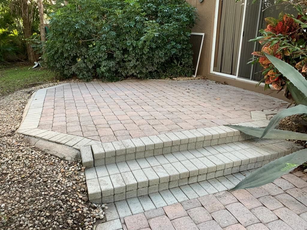Pressure washing in Miami Lakes, Florida