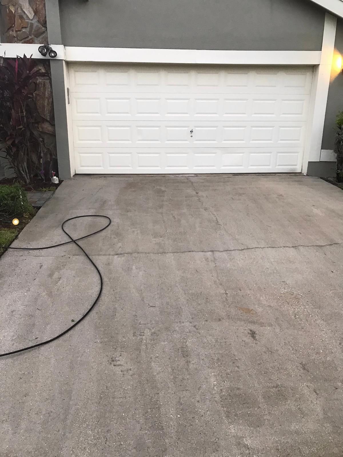 Pressure washing in Hialeah, Florida